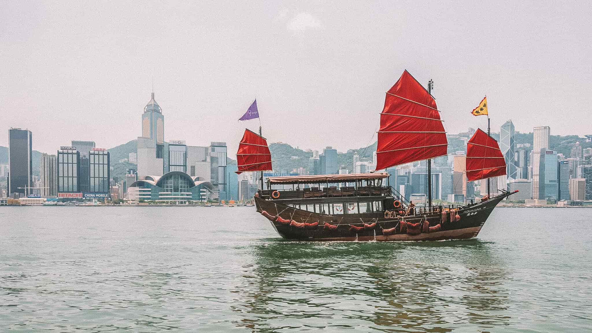 Top 15 Attractions in Hong Kong Junk